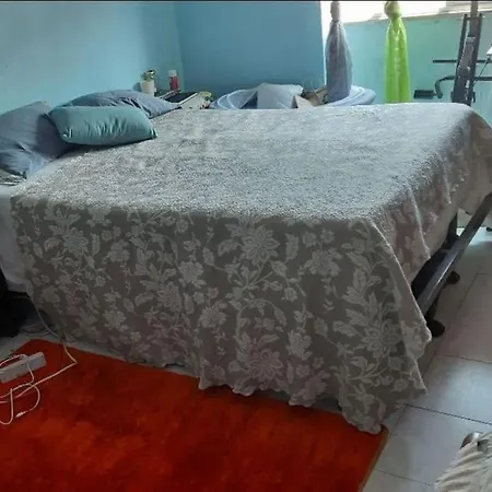 아파트 Quarto Na Pontinha Em Bom Estado 리스본