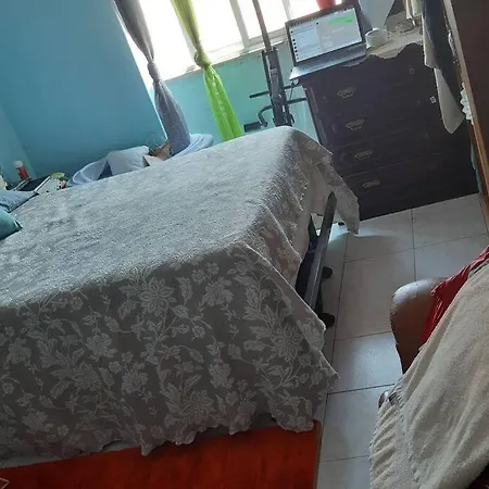Apartment Quarto Na Pontinha Em Bom Estado *